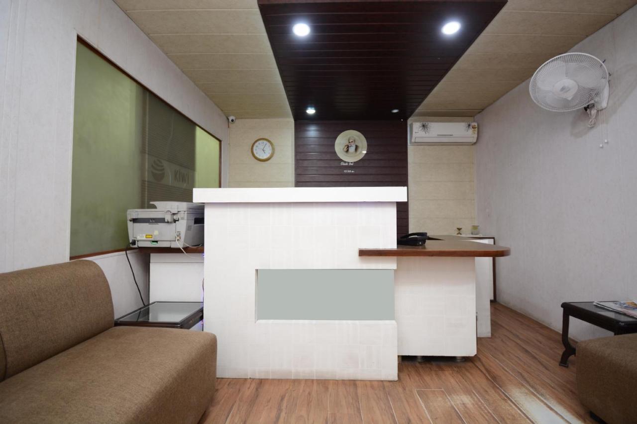 Oyo 5478 Skippers Inn Ludhijána Kültér fotó
